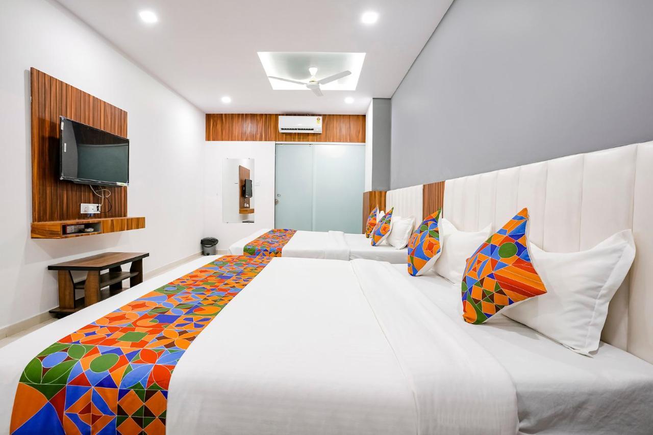 Fabhotel Magnus Σουράτ Εξωτερικό φωτογραφία